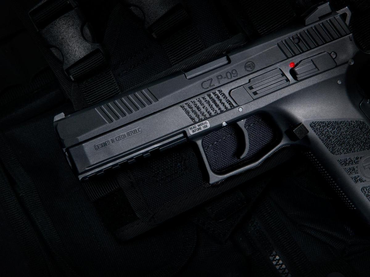 ASG CZ P-09 GBB gas pistol + case (metal slide) - black