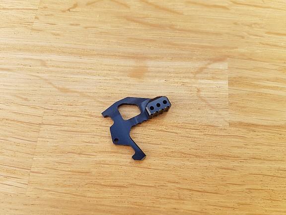 Retro Arms CNC extended charging handle M4/AR15 - B (black)